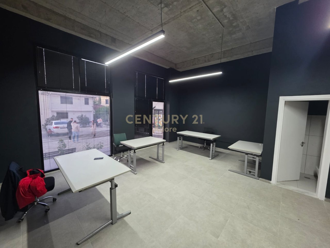 BUSINESS UNIT FOR SALE NEAR JORDAN MISJA STREET!