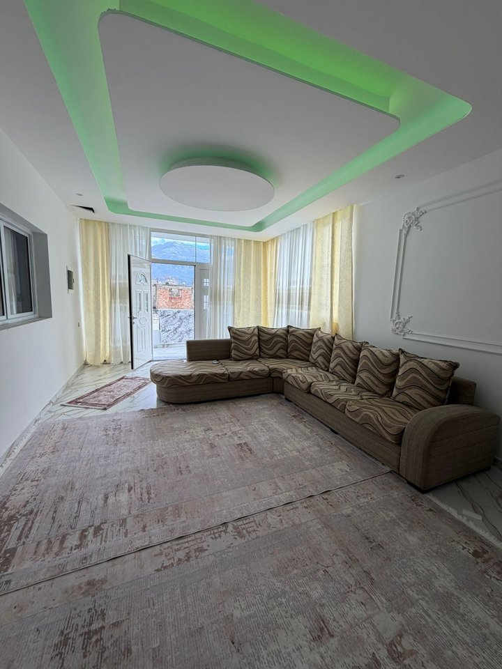 Vilë 6+2 Me Qira në Allias, Tiranë - 3500€ | 220 m²