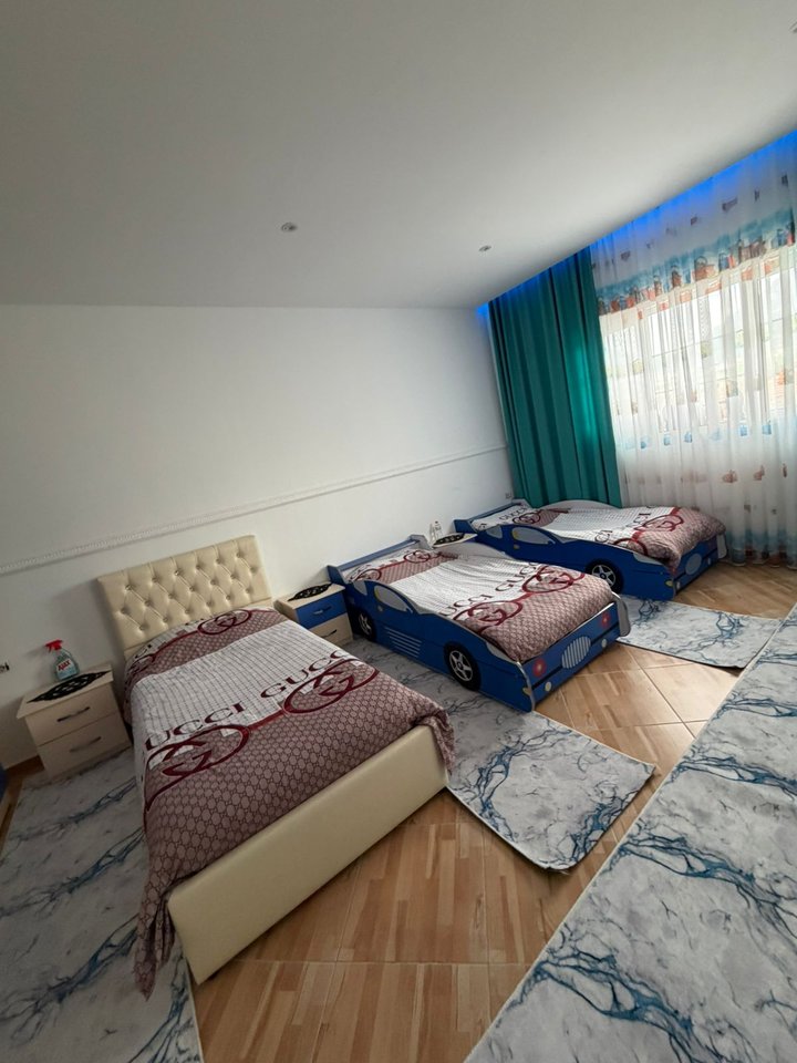 Vilë 6+2 Me Qira në Allias, Tiranë - 3500€ | 220 m²