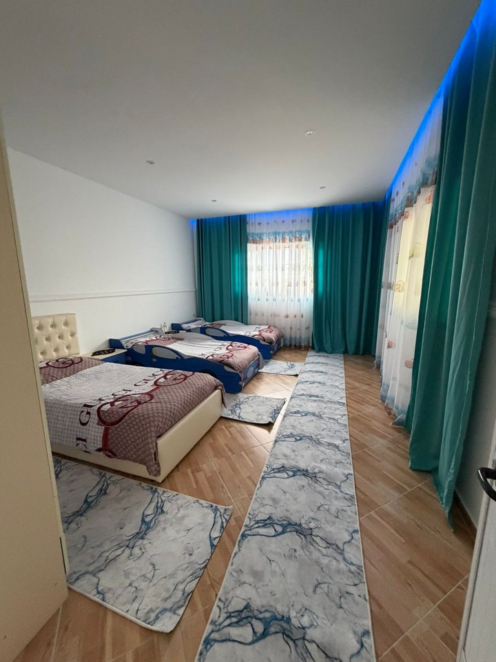 Vilë 6+2 Me Qira në Allias, Tiranë - 3500€ | 220 m²