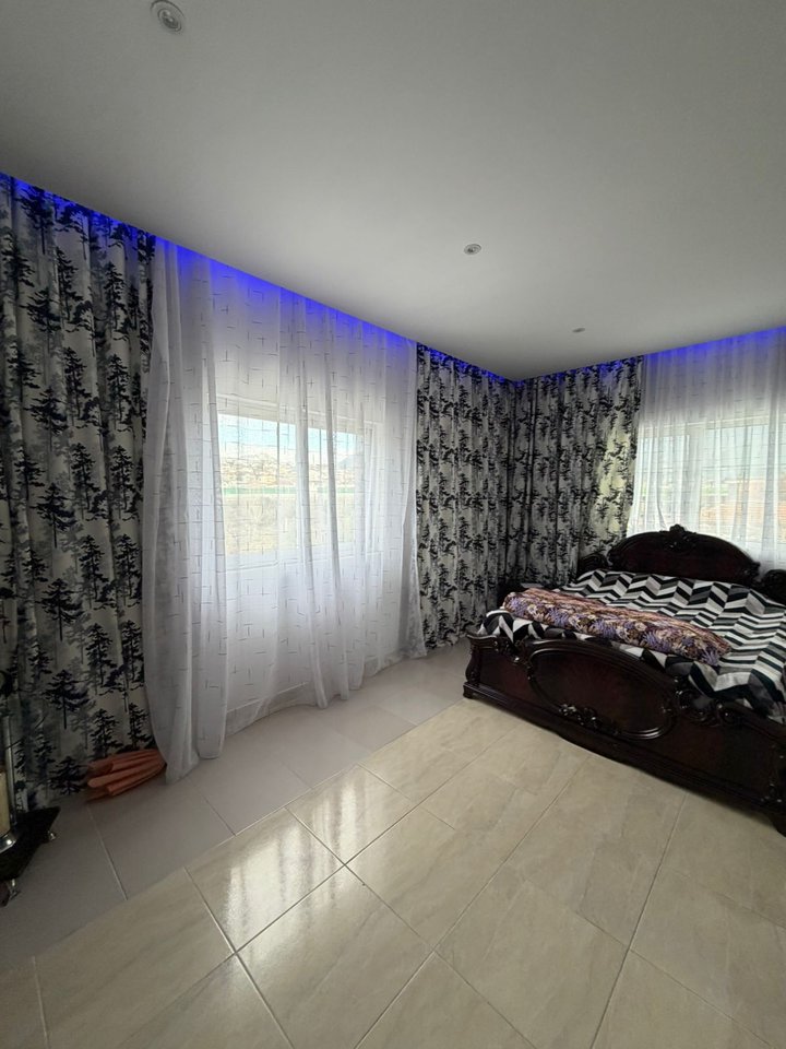 Vilë 6+2 Me Qira në Allias, Tiranë - 3500€ | 220 m²