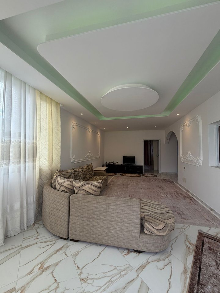Vilë 6+2 Me Qira në Allias, Tiranë - 3500€ | 220 m²