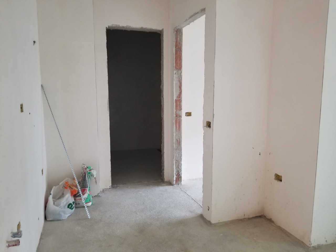 Apartament 1+1 Për Shitje në Ali Demi, Tiranë