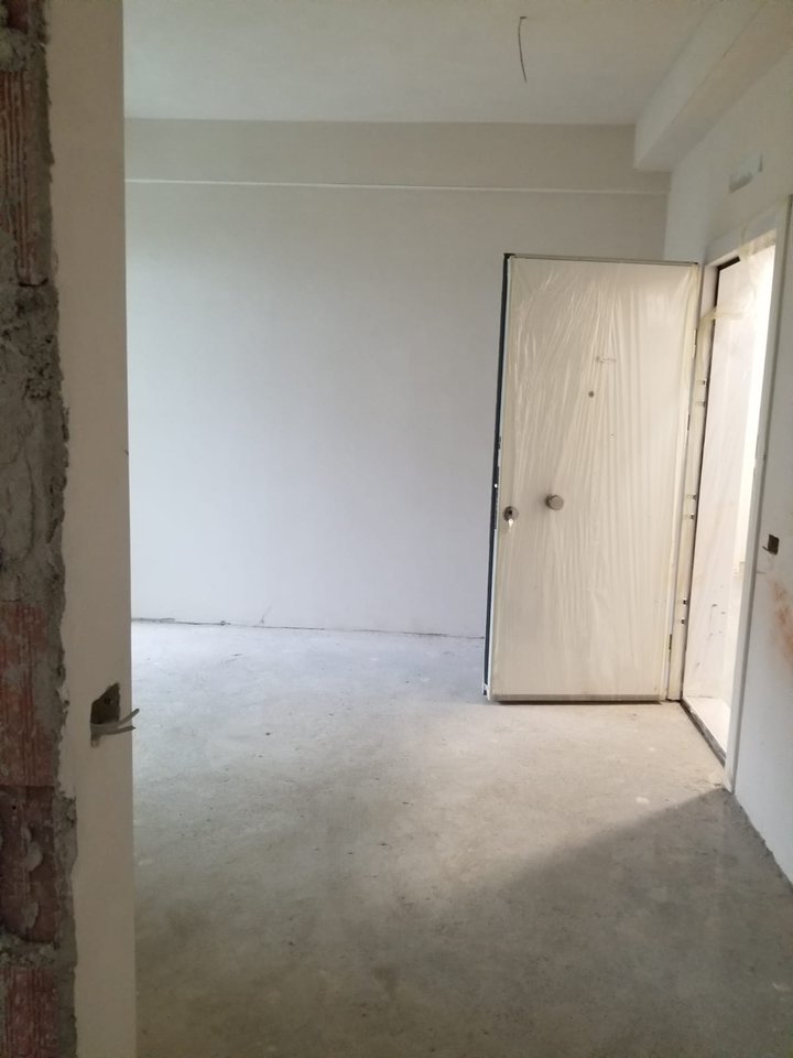 Apartament 1+1 Për Shitje në Ali Demi, Tiranë