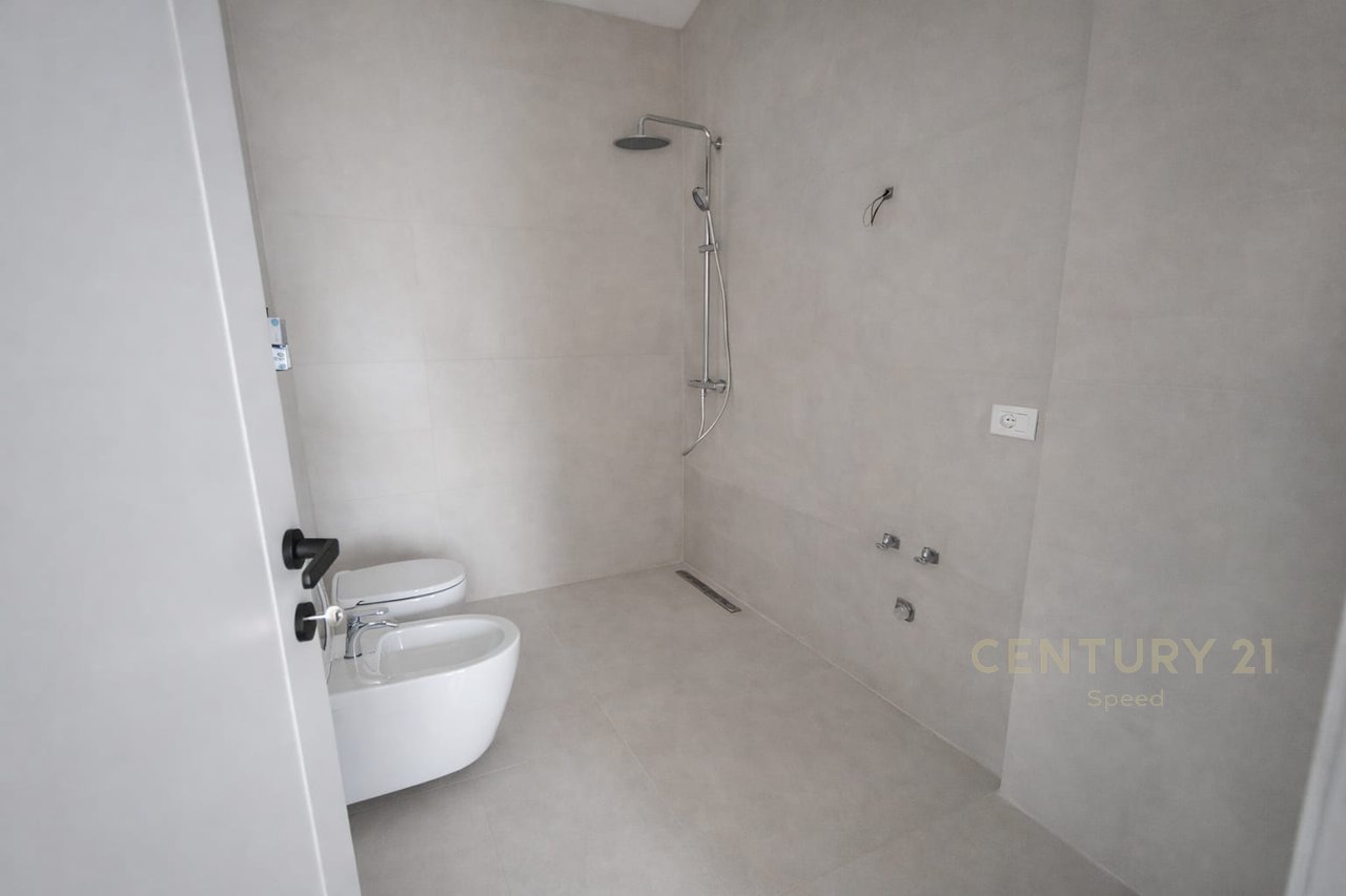 Nuovo Mercato – Ufficio ambiente 3+1 in affitto!!