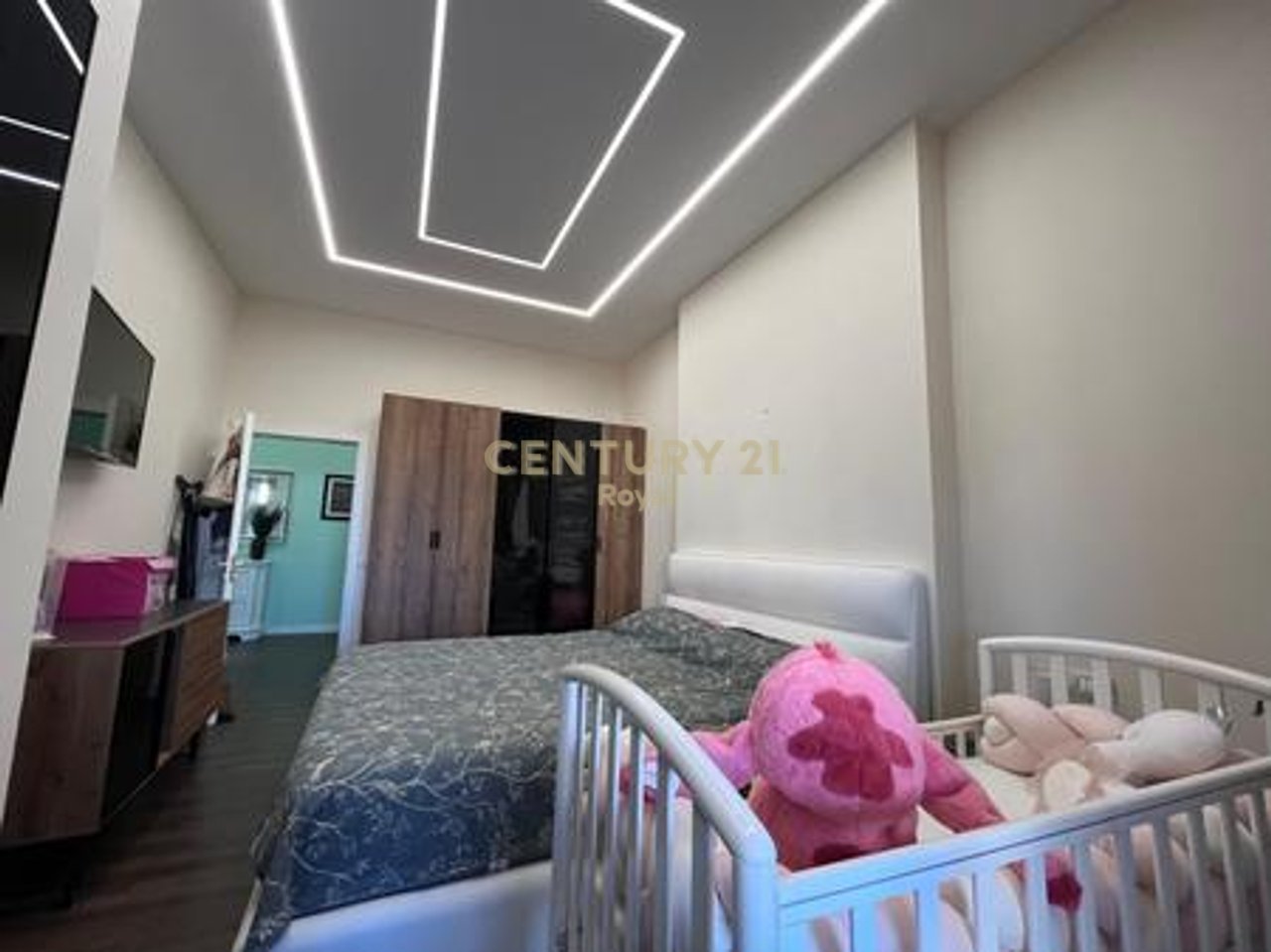 SHITET APARTAMENT 1+ 1 NE FRESK, ME PAMJE TE LIRE NGA MALI I DAJTIT