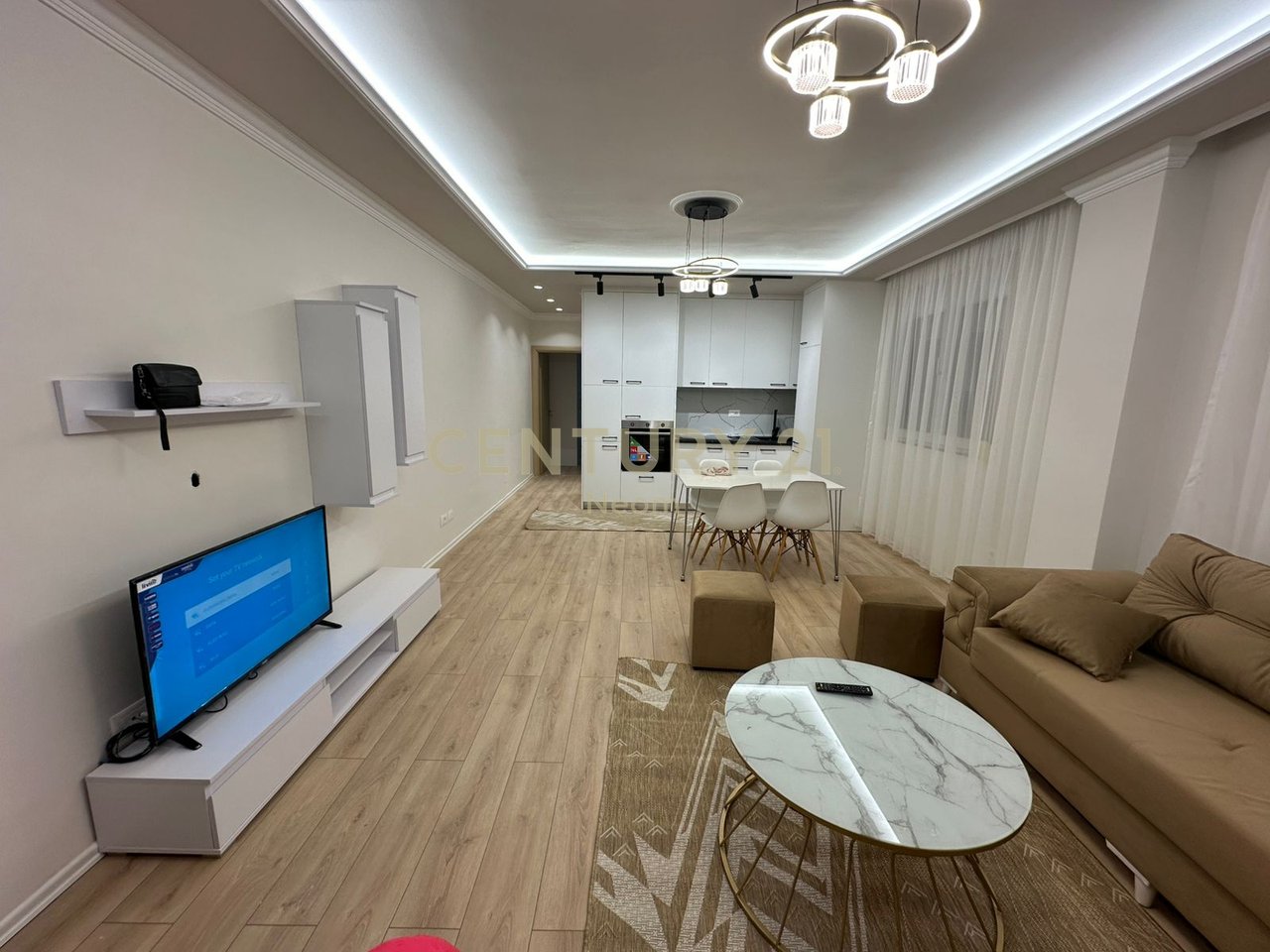 Qira Apartament 1+1 Liqeni Thate!