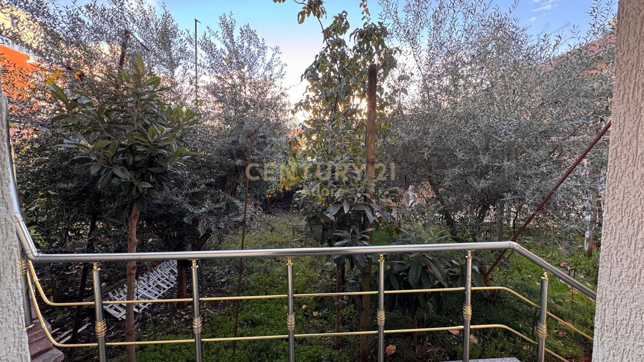 2+1 apartment with yard and parking space for rent – Fortuzi Street!