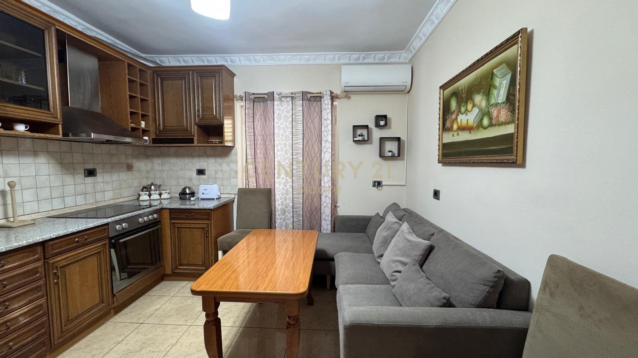 2+1 apartment with yard and parking space for rent – Fortuzi Street!