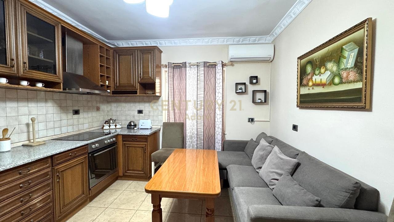 2+1 apartment with yard and parking space for rent – Fortuzi Street!