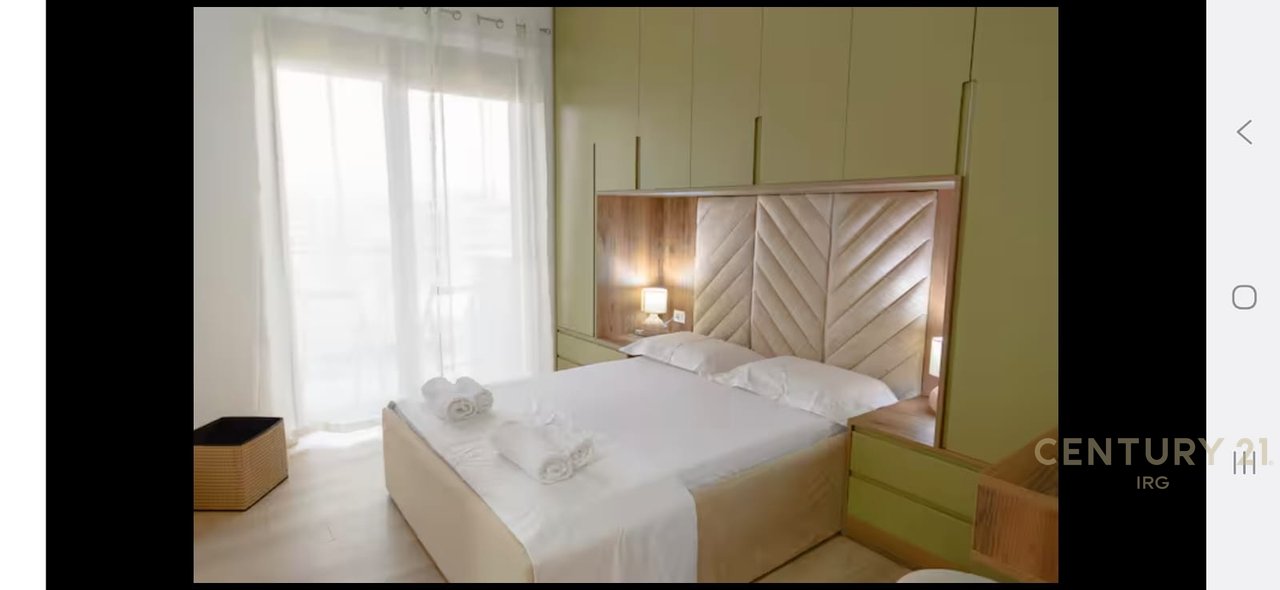 Jepet me qira apartament 2+1 prane Pazarit te Ri!