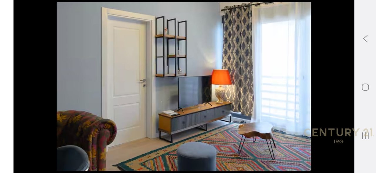 Jepet me qira apartament 2+1 prane Pazarit te Ri!