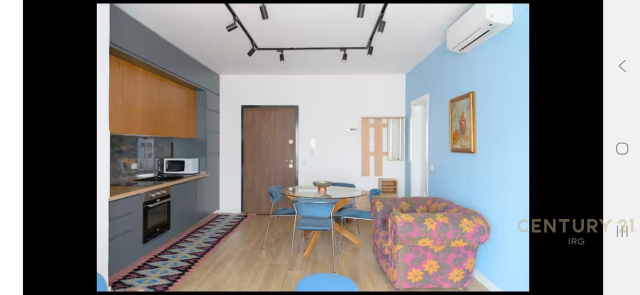 Jepet me qira apartament 2+1 prane Pazarit te Ri!