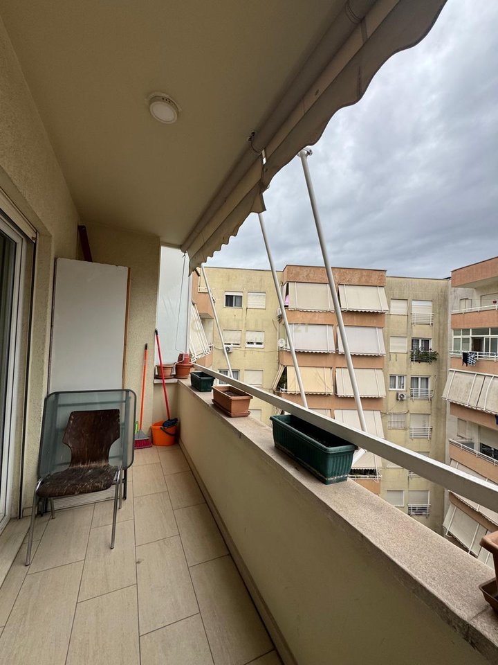 Appartamento 2+1 in affitto vicino ad Atsh, vicino a Pazarit te Ri