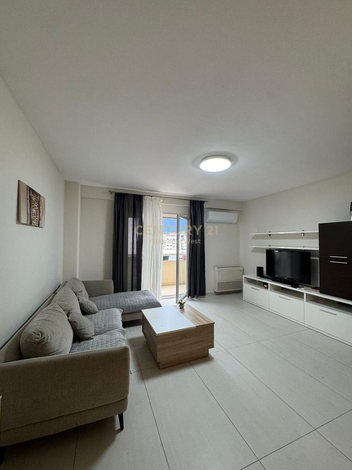 Appartamento 2+1 in affitto vicino ad Atsh, vicino a Pazarit te Ri