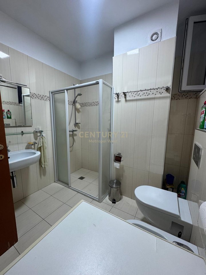 Appartamento 2+1 in affitto vicino ad Atsh, vicino a Pazarit te Ri