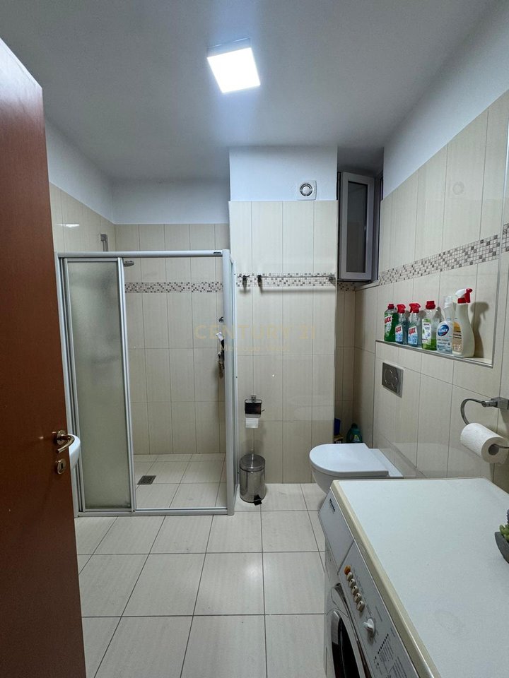 Appartamento 2+1 in affitto vicino ad Atsh, vicino a Pazarit te Ri