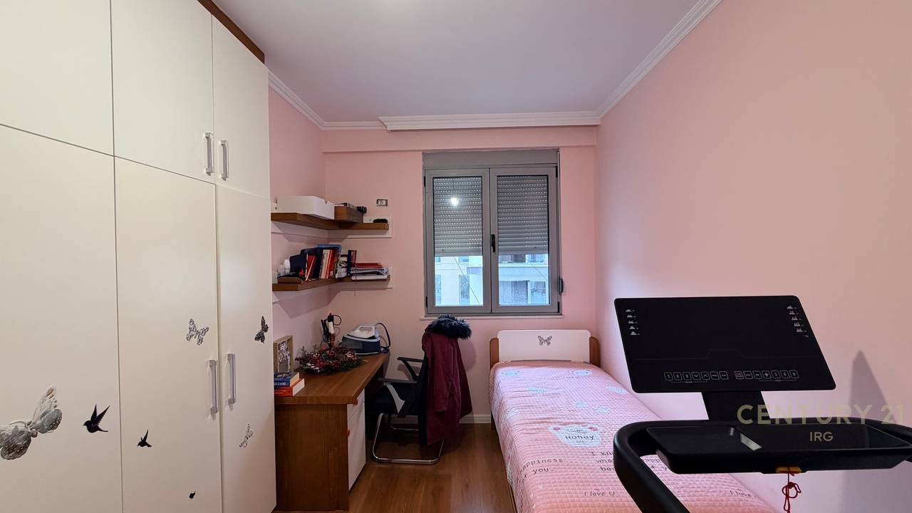 FOR RENT 2+1+2 APARTMENT NEAR THE DRY LAKE!