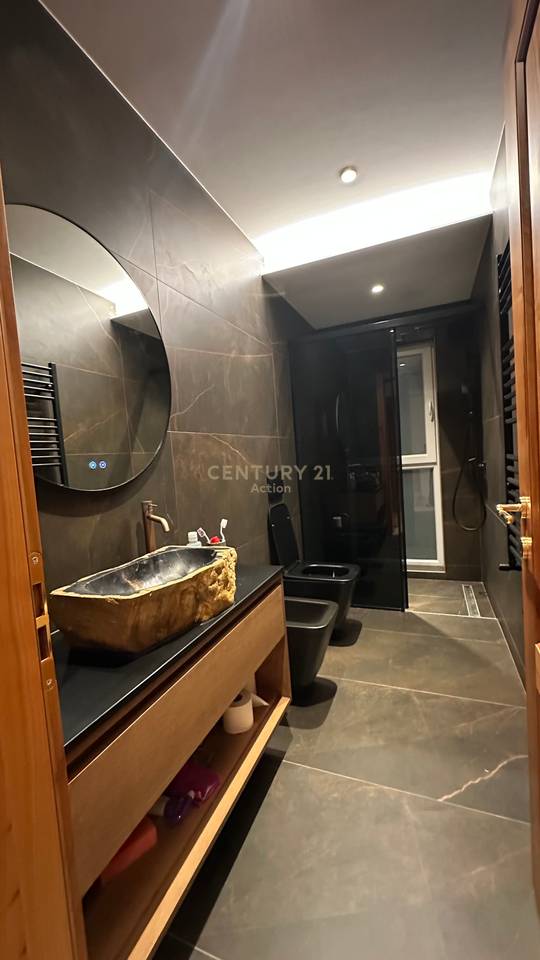 Rezidencë Banimi me Qira!