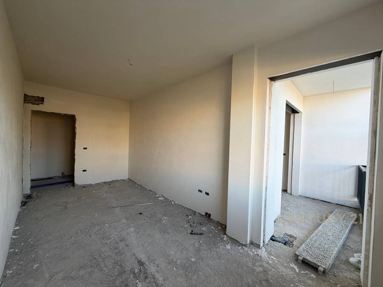 Apartment 3+1+2 in Paskuqan, at the end of the New Boulevard!