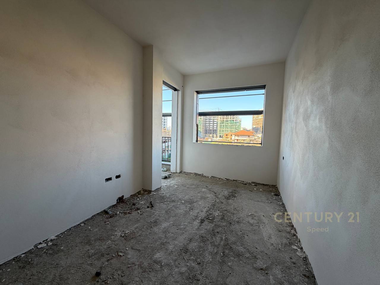 Apartment 3+1+2 in Paskuqan, at the end of the New Boulevard!