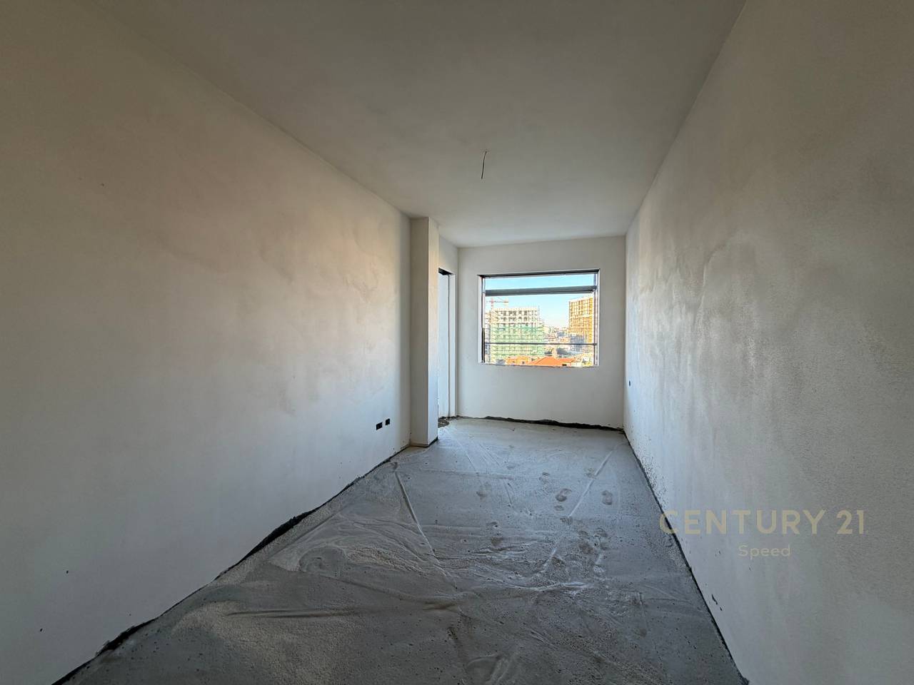 Shesim apartament 3+1+2 ne Paskuqan, prane Bulevardit te Ri!