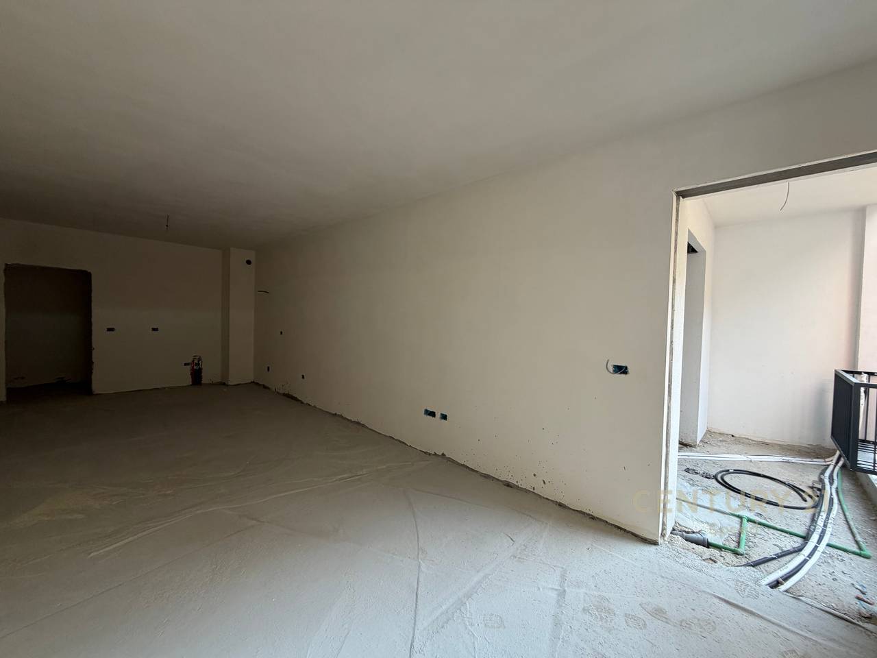 Shesim apartament 2+1+2 ne Paskuqan prane Bulevardit te Ri!