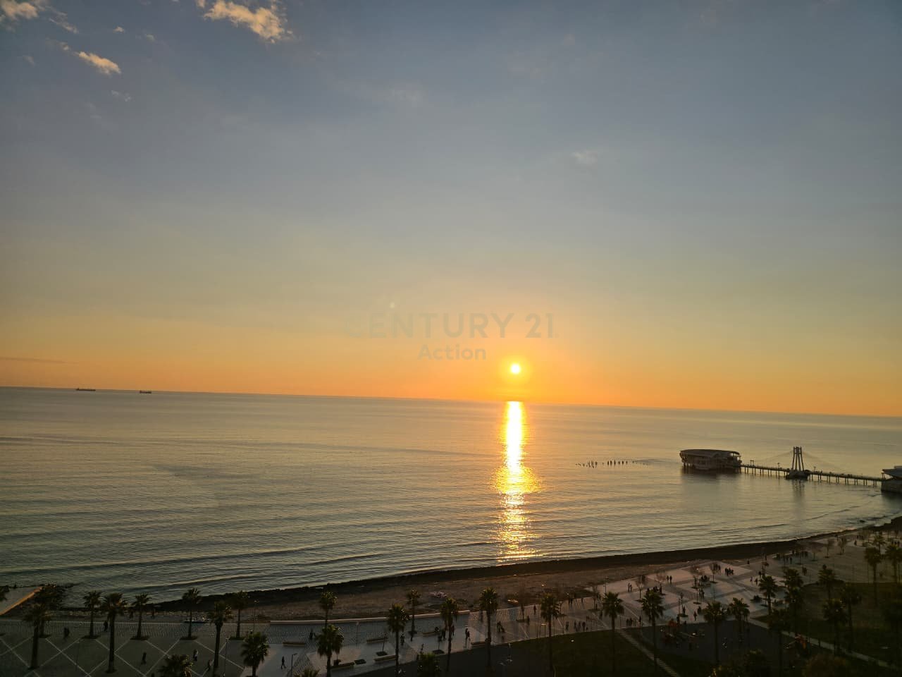 Shitet Apartament 3+1 me pamje  nga deti !