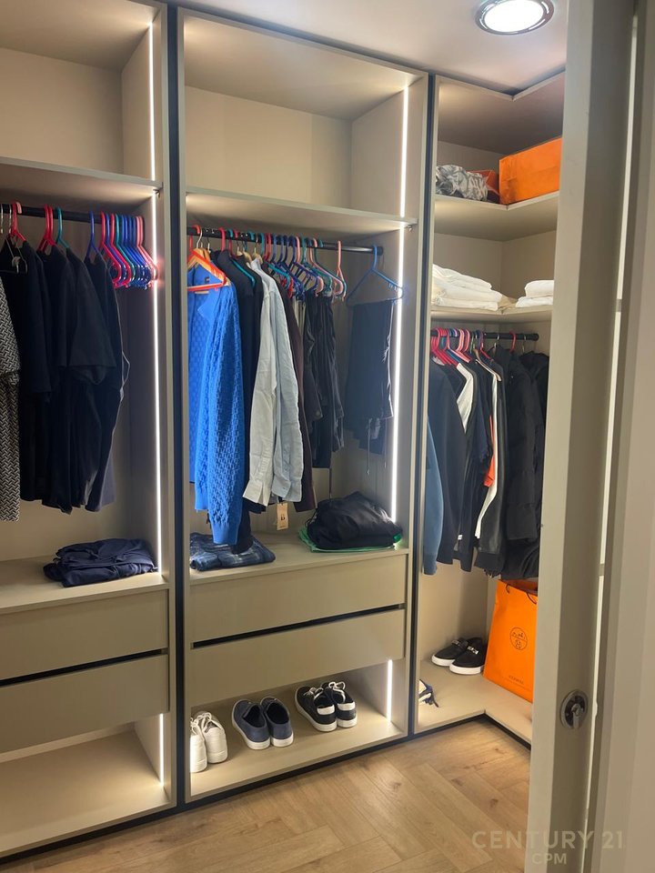 Apartment 2+1+2 For Rent in Ish Blloku, University Bookstore