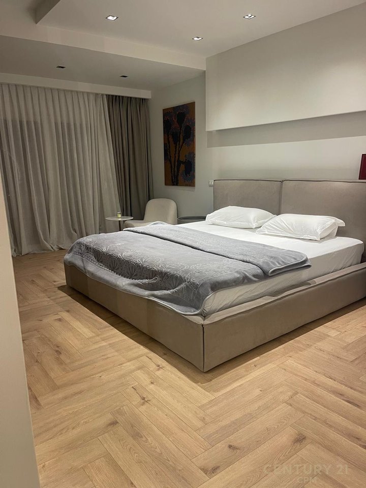 Apartment 2+1+2 For Rent in Ish Blloku, University Bookstore