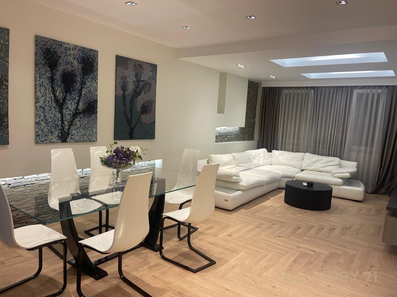 Apartment 2+1+2 For Rent in Ish Blloku, University Bookstore