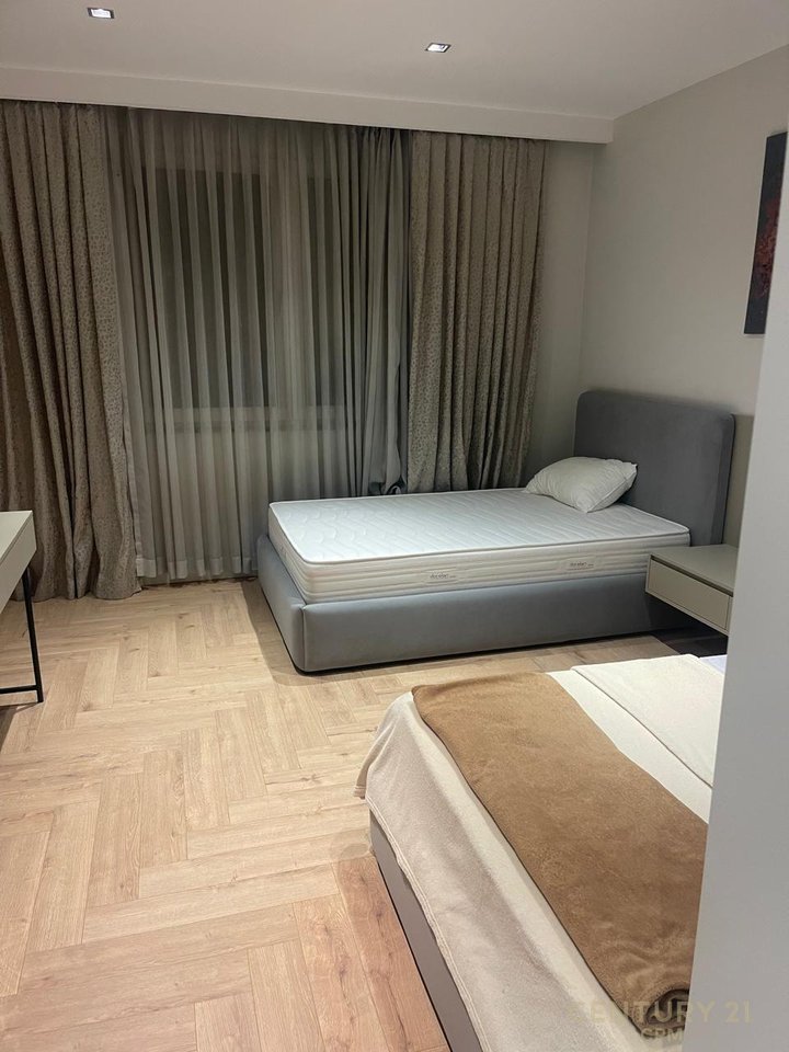 Apartment 2+1+2 For Rent in Ish Blloku, University Bookstore