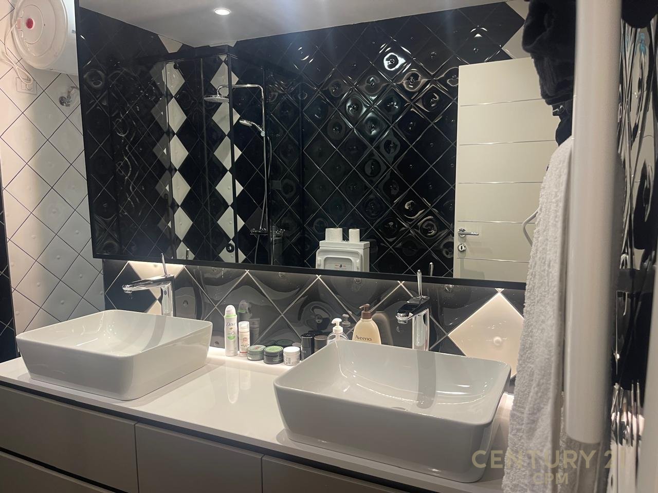 Apartment 2+1+2 For Rent in Ish Blloku, University Bookstore