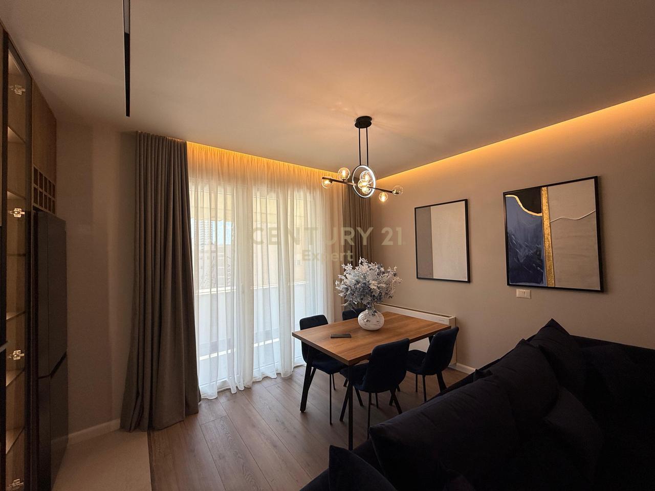 APARTAMENT MODERN 2+1+2 & POST PARKIMI PER QIRA TEK GALERIA, QENDER !!