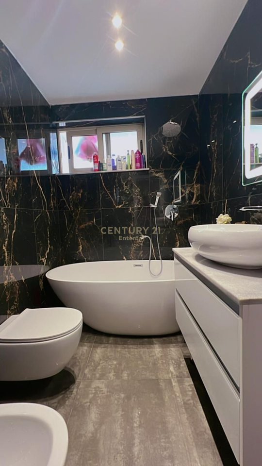 Apartament 2+1 Për Shitje në Stadiumi Dinamo