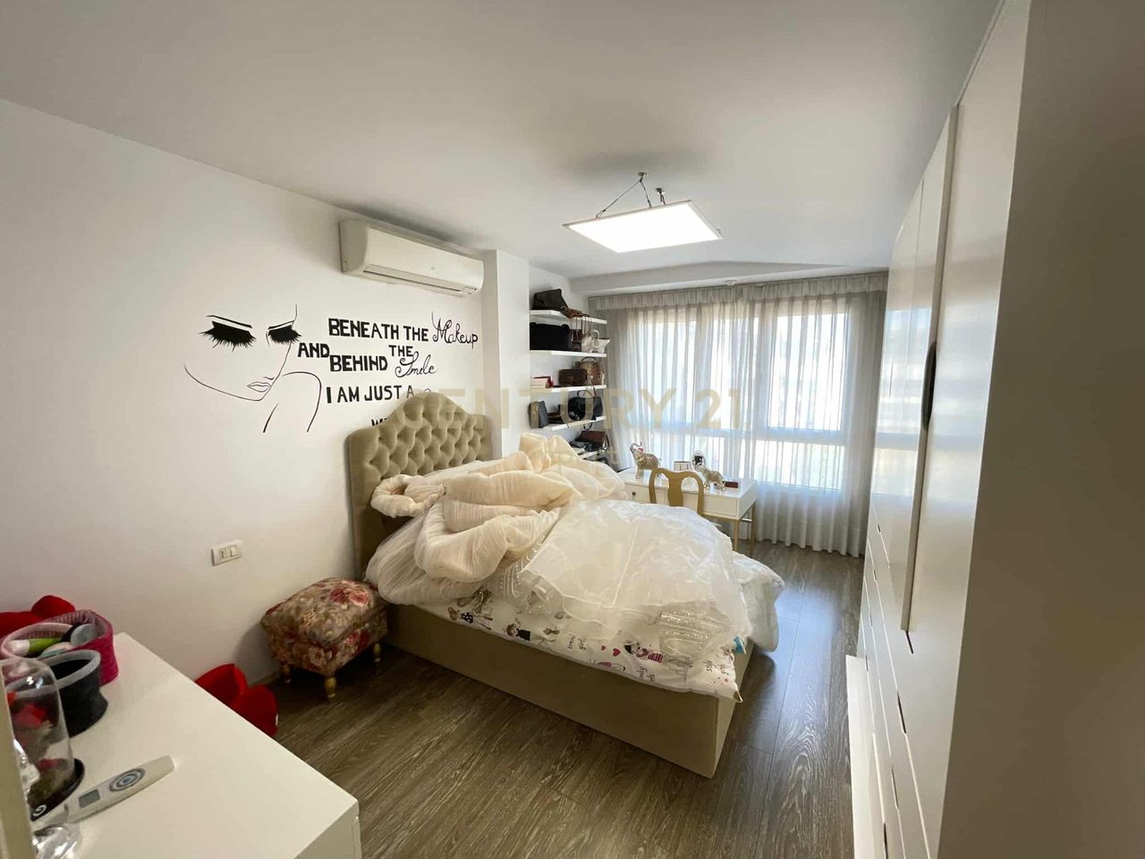 MODERN PENTHOUSE 4+1+2 FOR SALE WITH PARKING SPACE NEAR THE DRY LAKE, PETI STREET!