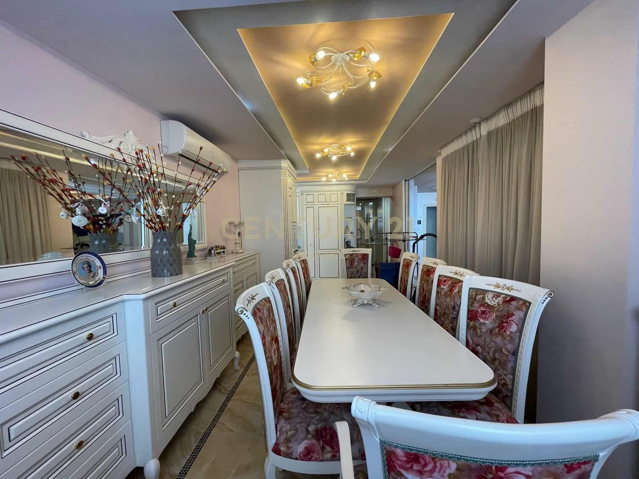 MODERN PENTHOUSE 4+1+2 FOR SALE WITH PARKING SPACE NEAR THE DRY LAKE, PETI STREET!