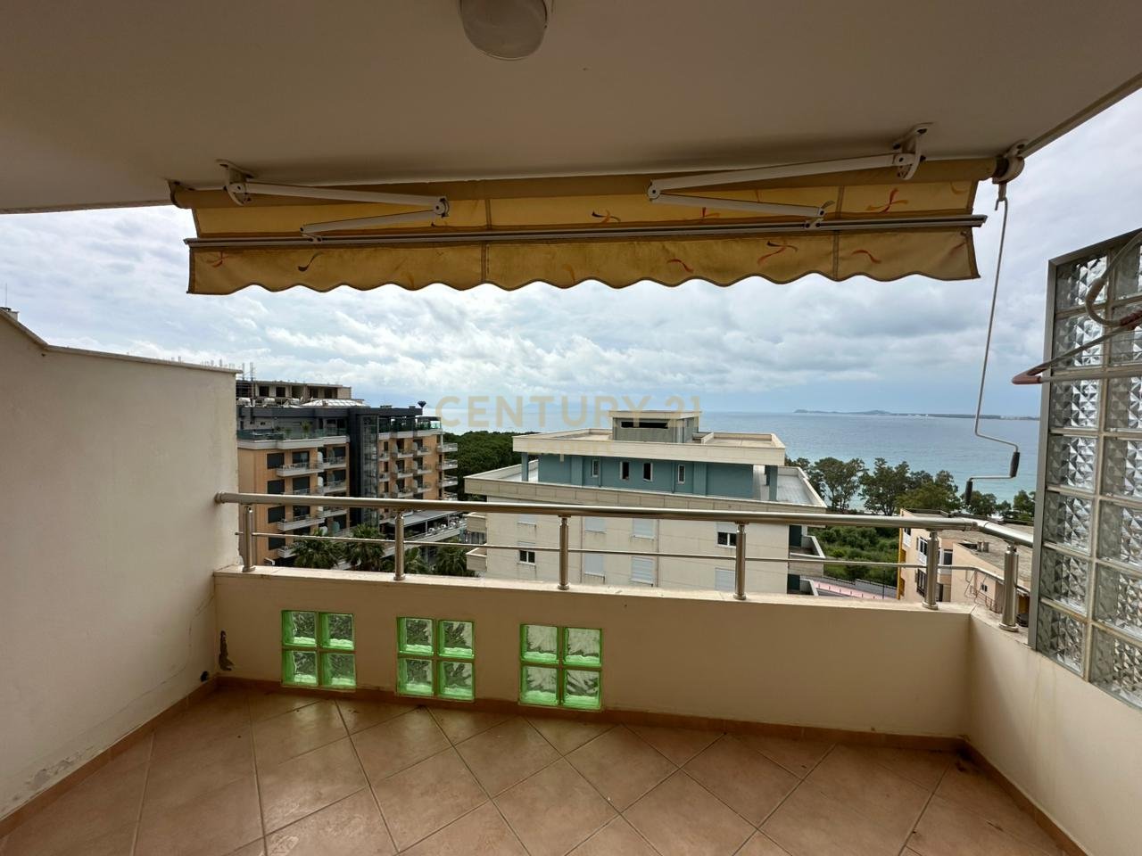 GARSONIERE PER QIRA UJI I FTOHTE, PAMJE BALLORE NE DET