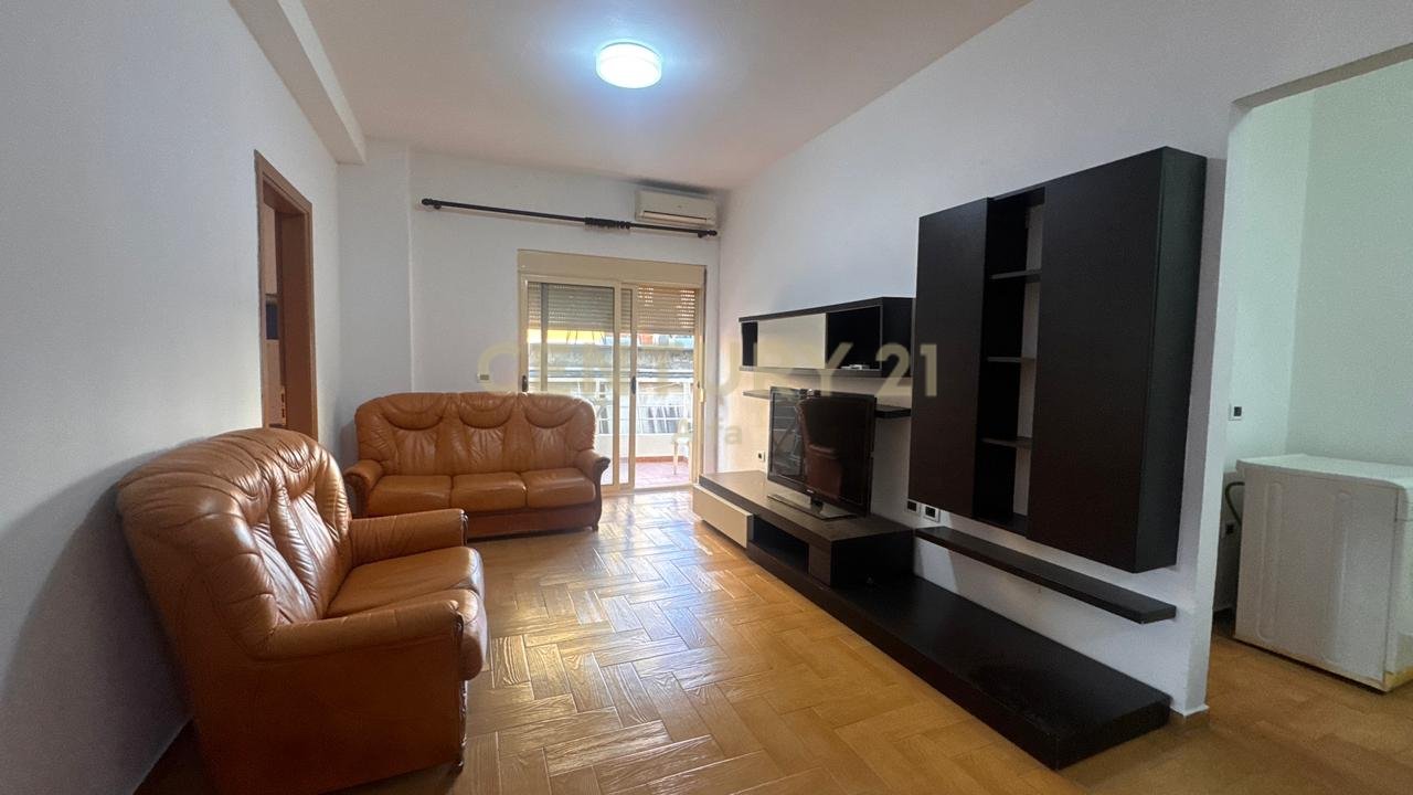 Jepet me qira apartament 2+1 në zonën e Myslym Shyrit, në Rrugën Him Kolli!