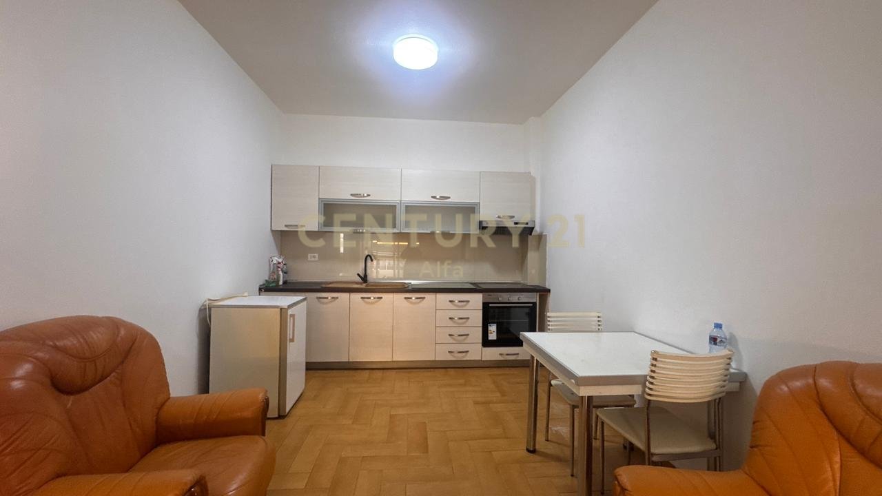 Jepet me qira apartament 2+1 në zonën e Myslym Shyrit, në Rrugën Him Kolli!