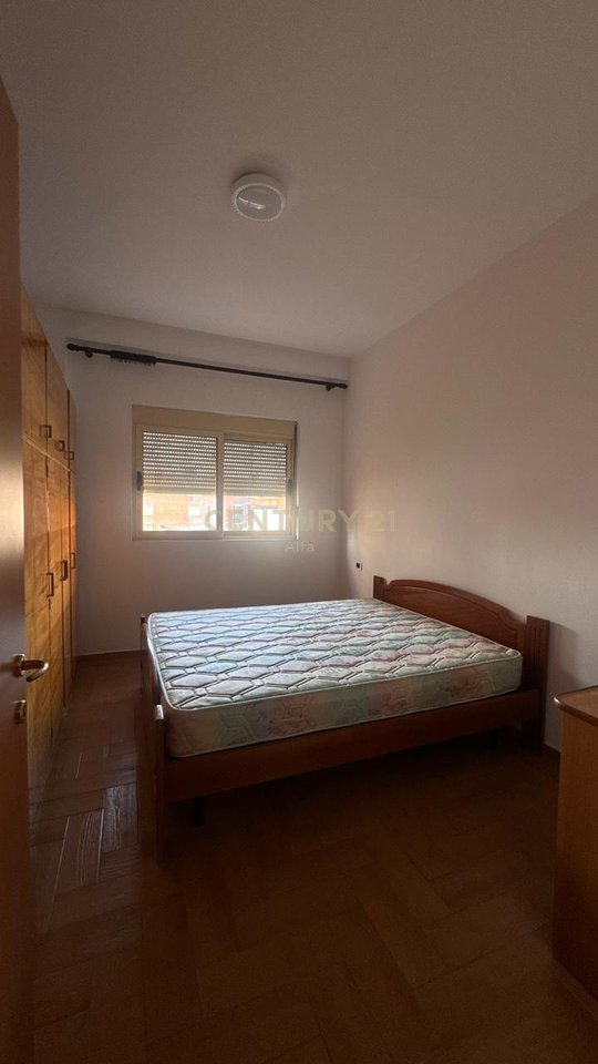 Jepet me qira apartament 2+1 në zonën e Myslym Shyrit, në Rrugën Him Kolli!