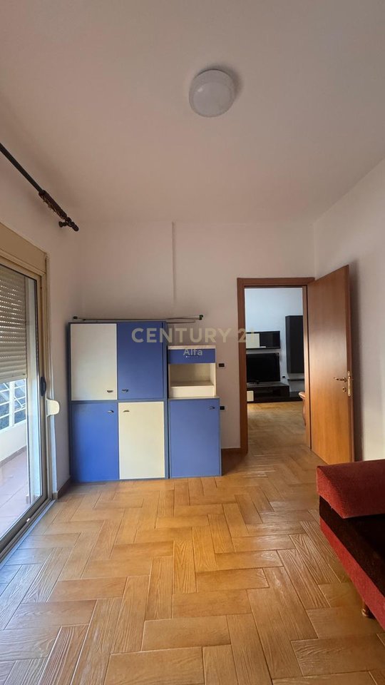 Jepet me qira apartament 2+1 në zonën e Myslym Shyrit, në Rrugën Him Kolli!