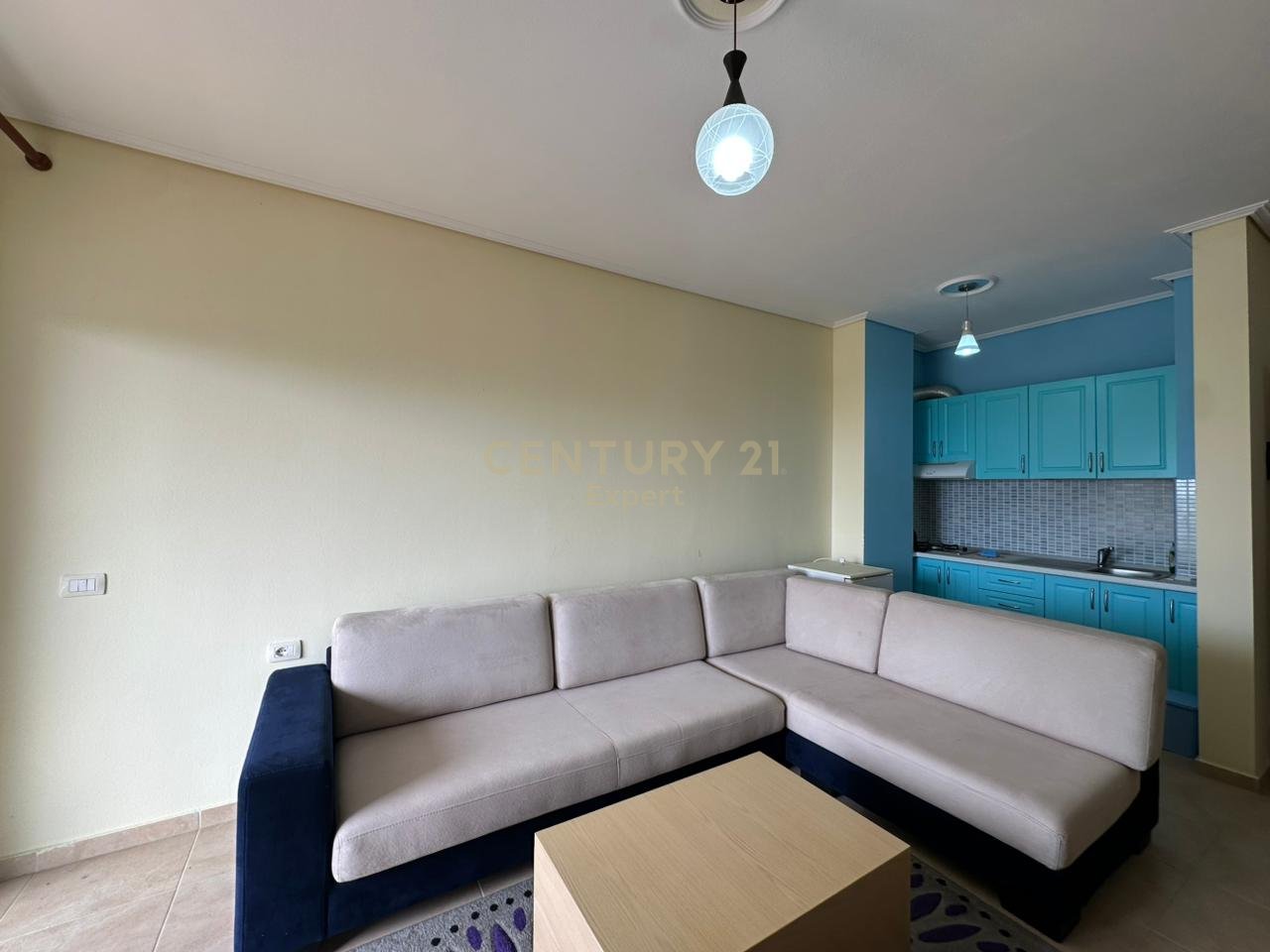 APARTAMENT 1+1 PER QIRA UJI I FTOHTE, PAMJE BALLORE NE DET