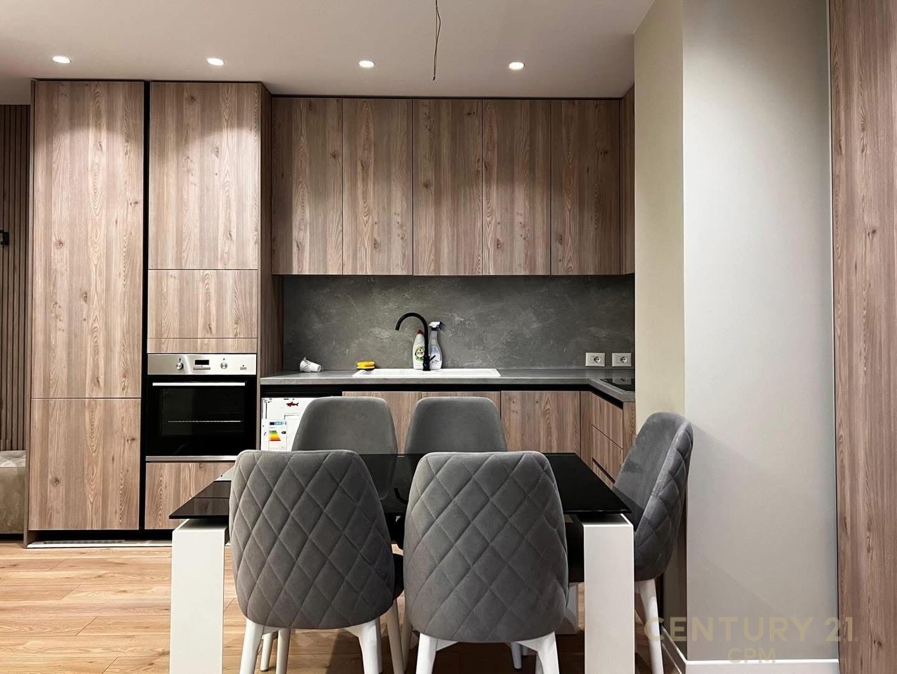 Apartment for rent on Zogu 1 Boulevard!