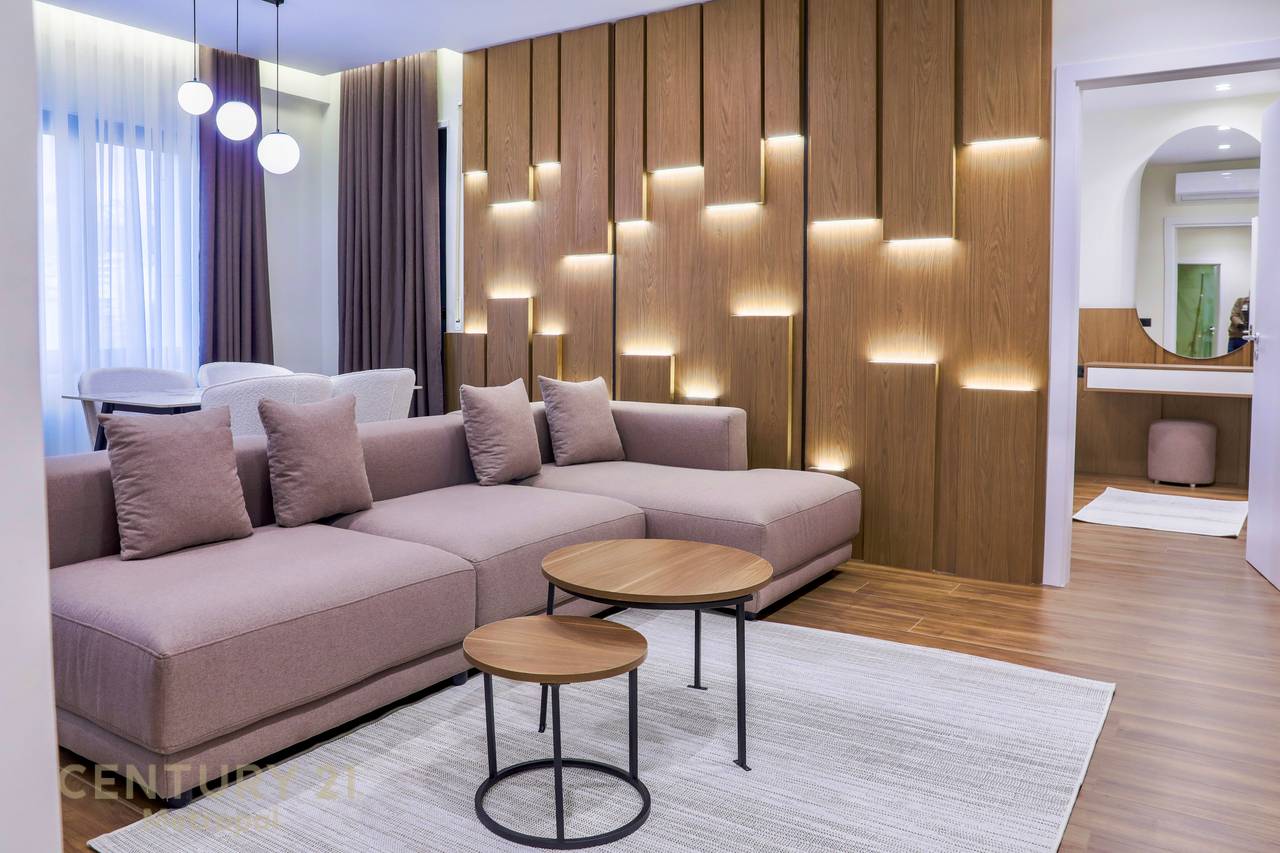 APARTAMENT MODERN PER QERA PRANE QENDRES SE TIRANES!