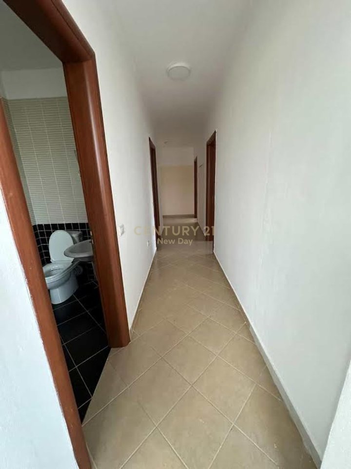 Apartament 2+1+2 me pamje deti per shitje