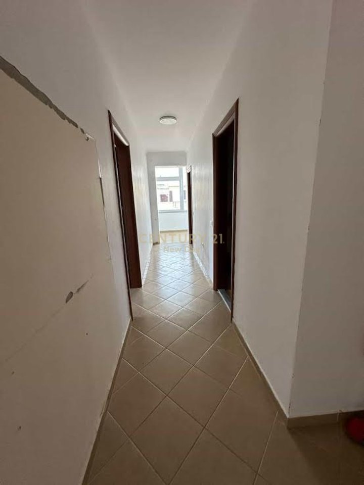 Apartament 2+1+2 me pamje deti per shitje