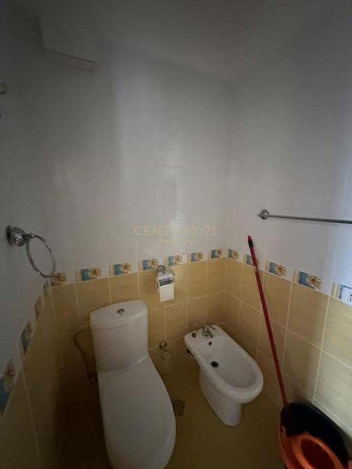 Apartament 2+1+2 me pamje deti per shitje