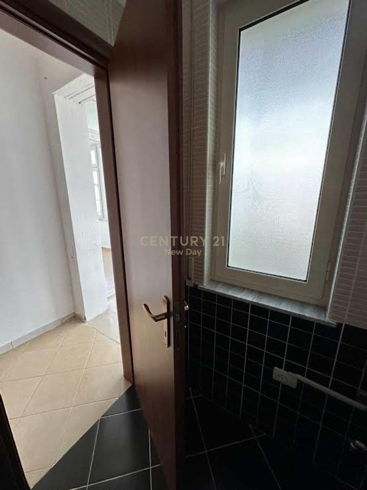Apartament 2+1+2 me pamje deti per shitje