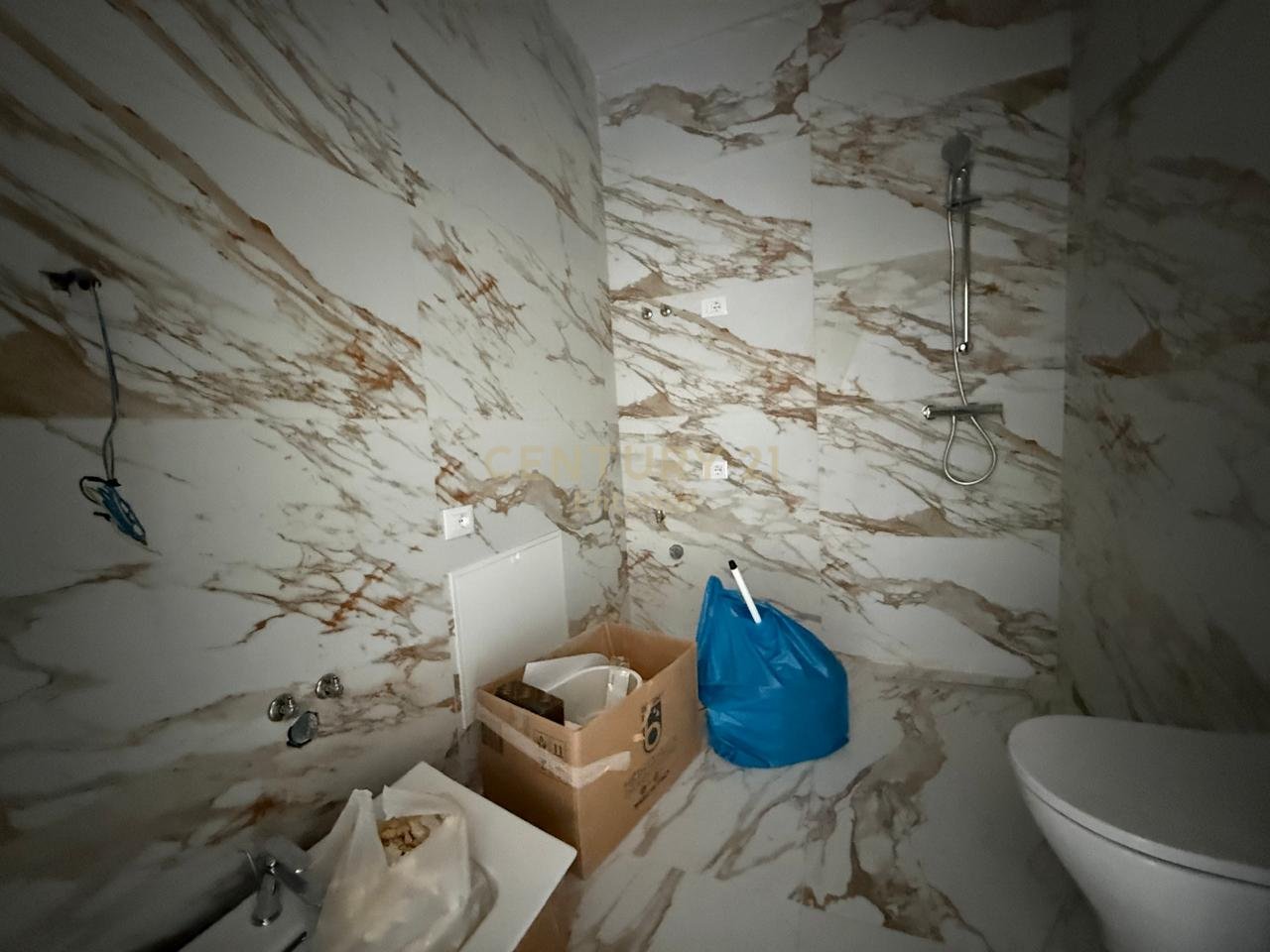 Office 2+1+2 For Rent on Kavaja Street, Tirana